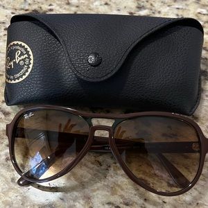 Rayban dark brown vagabond